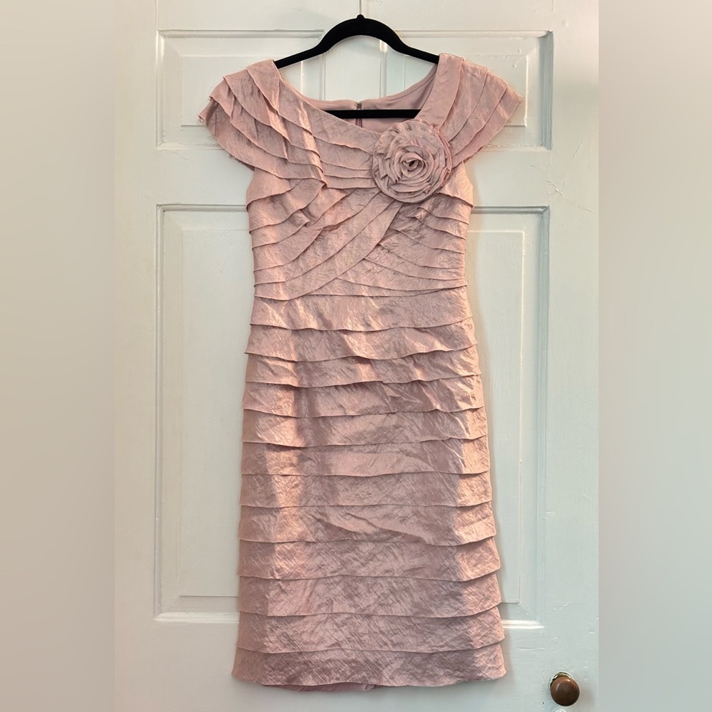 London Times Tiered Metallic Ruffled Cocktail Dress, size 4